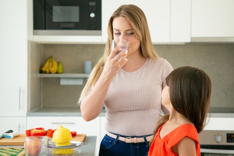 Os benefícios da água com limão