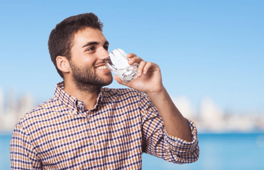 Por que é importante beber água de qualidade? Quais os benefícios?