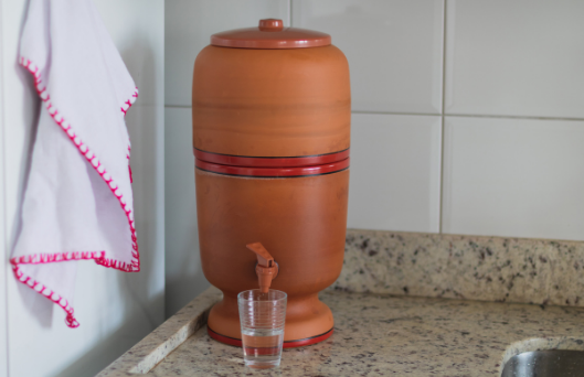 Filtro de barro ou purificador? Qual é a opção mais eficaz?