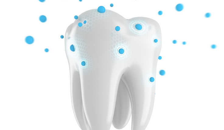 água fluoretada dentes